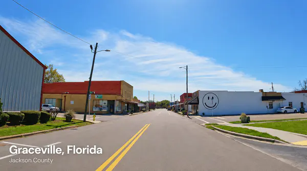 Graceville Florida small-town residential setting