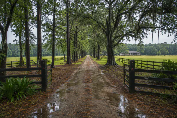 Rural home on a roomy lot in the Holmes County Florida area