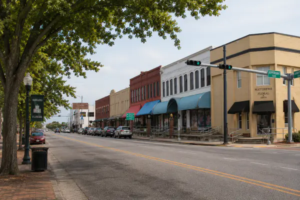 Small-town community atmosphere in Marianna Florida